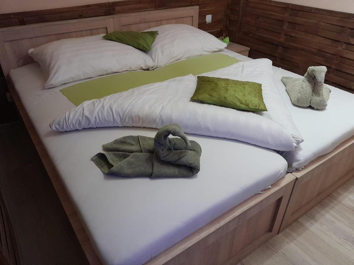 Abszolut Hotel Es Panzio Nyirbator Luaran gambar
