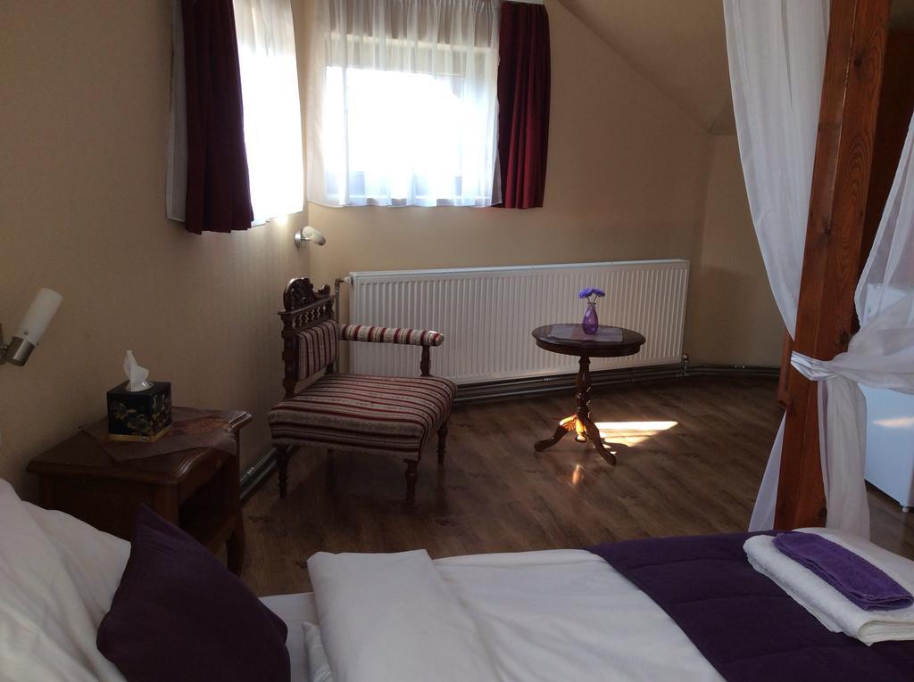 Abszolut Hotel Es Panzio Nyirbator Luaran gambar
