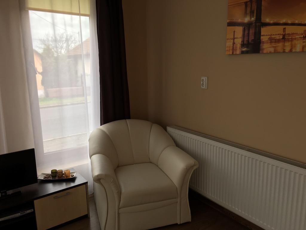 Abszolut Hotel Es Panzio Nyirbator Luaran gambar