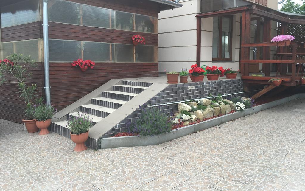 Abszolut Hotel Es Panzio Nyirbator Luaran gambar