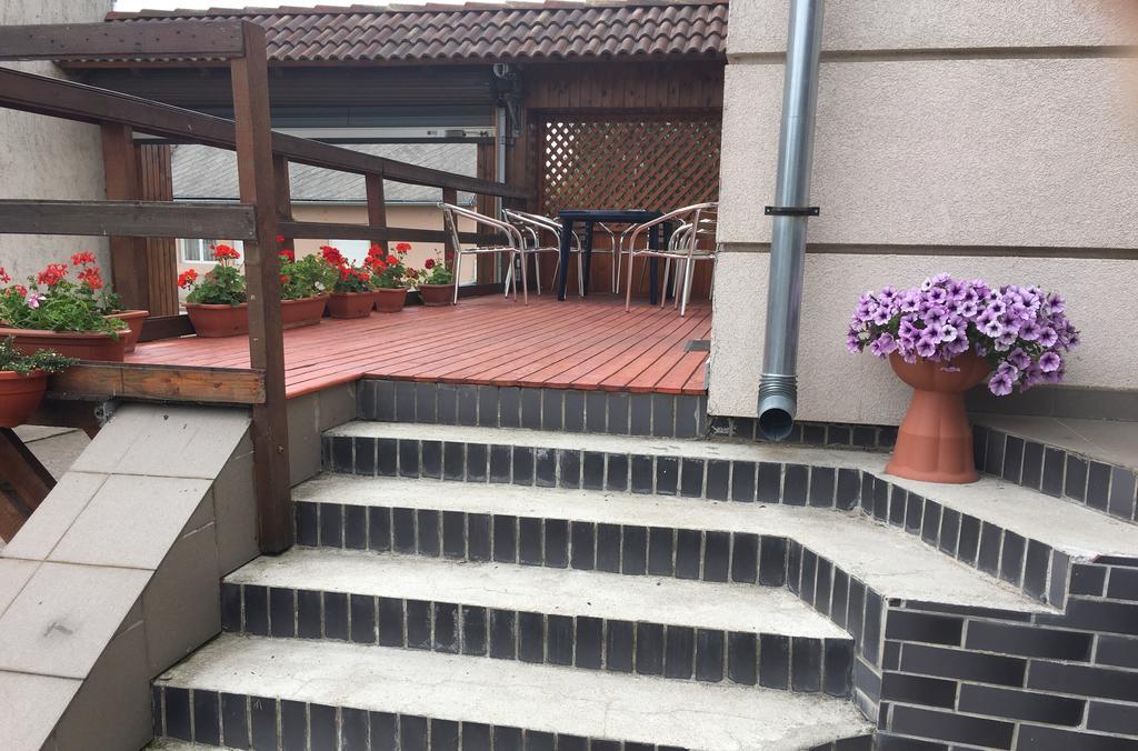 Abszolut Hotel Es Panzio Nyirbator Luaran gambar