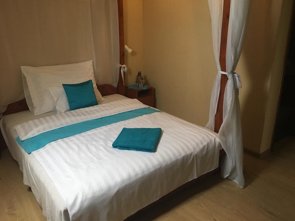 Abszolut Hotel Es Panzio Nyirbator Luaran gambar