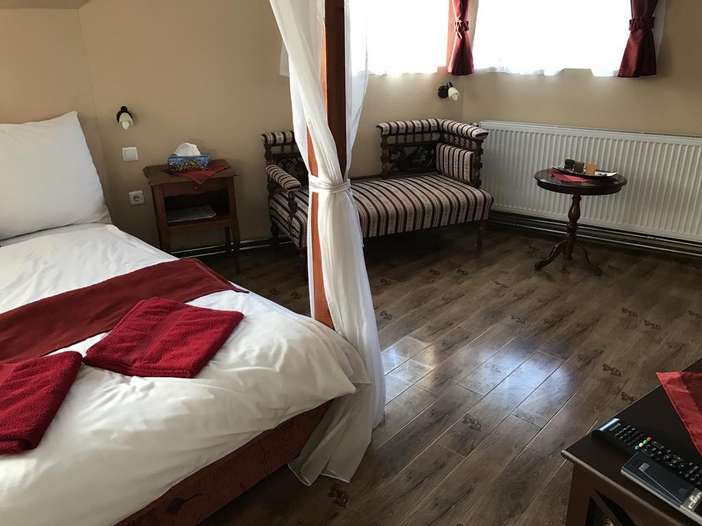 Abszolut Hotel Es Panzio Nyirbator Luaran gambar