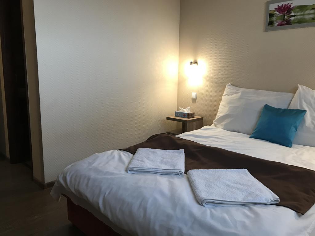 Abszolut Hotel Es Panzio Nyirbator Luaran gambar