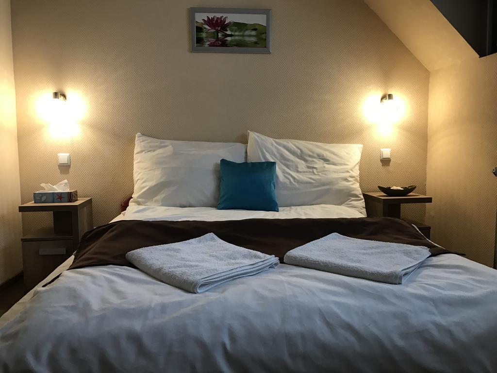 Abszolut Hotel Es Panzio Nyirbator Luaran gambar