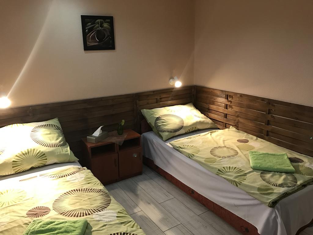 Abszolut Hotel Es Panzio Nyirbator Luaran gambar