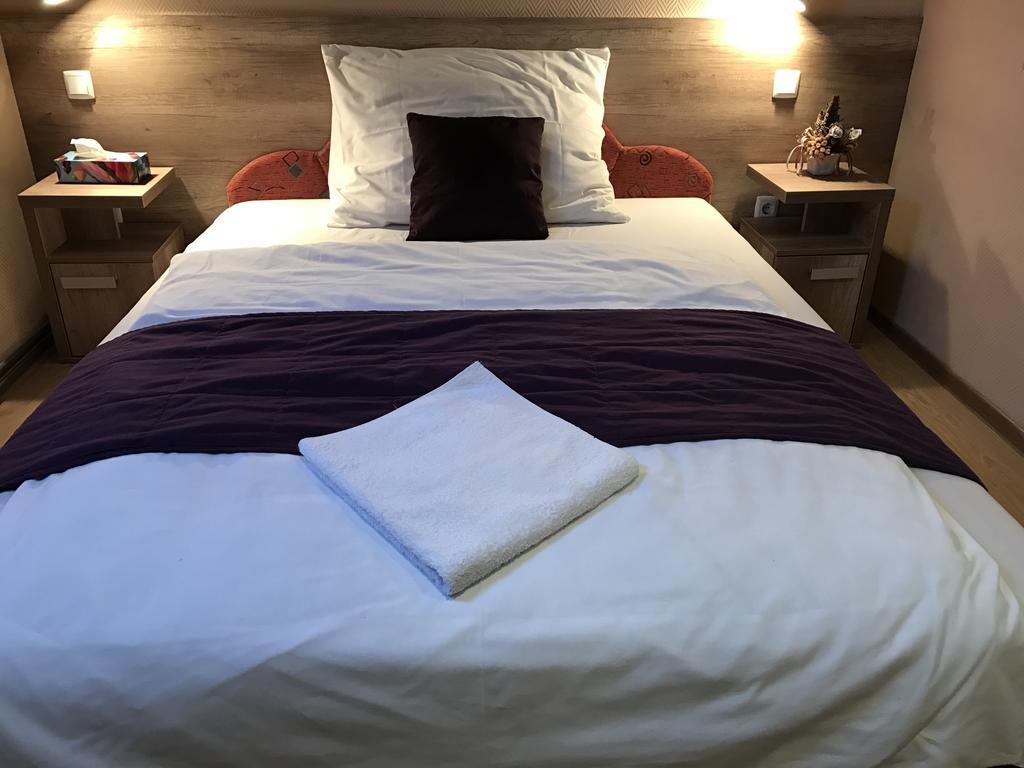 Abszolut Hotel Es Panzio Nyirbator Luaran gambar