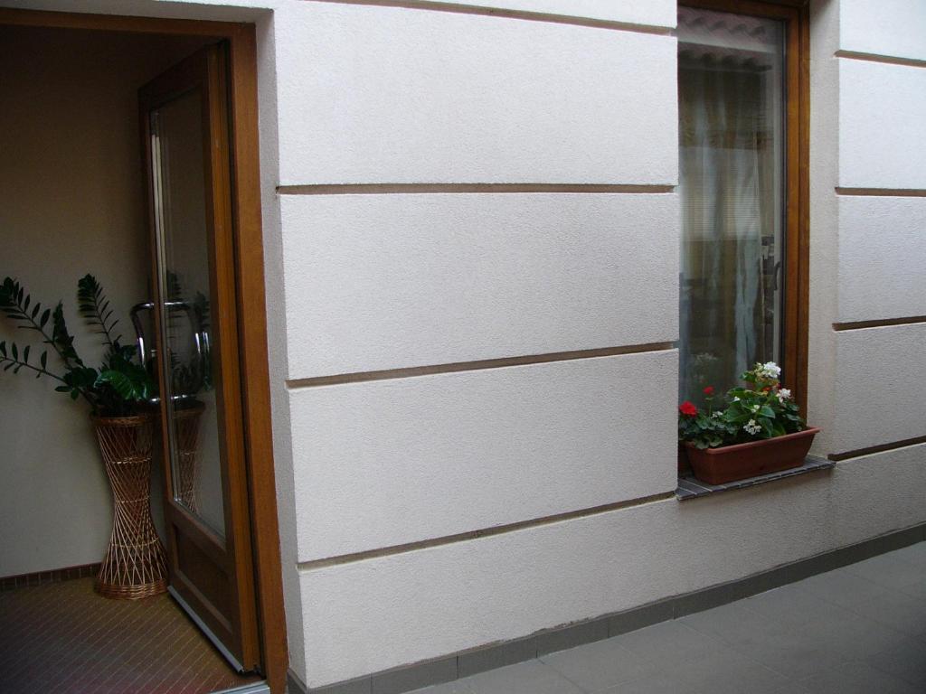 Abszolut Hotel Es Panzio Nyirbator Luaran gambar